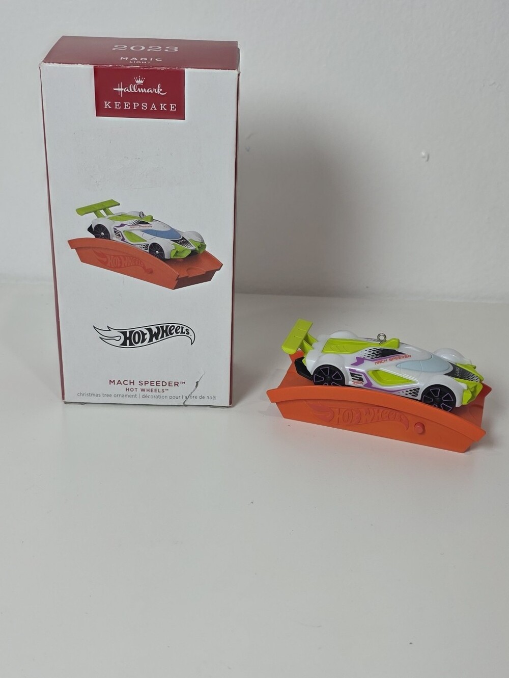 🎄 Hallmark 2023 Hot Wheels Mach Speeder Magic Light Keepsake Ornament